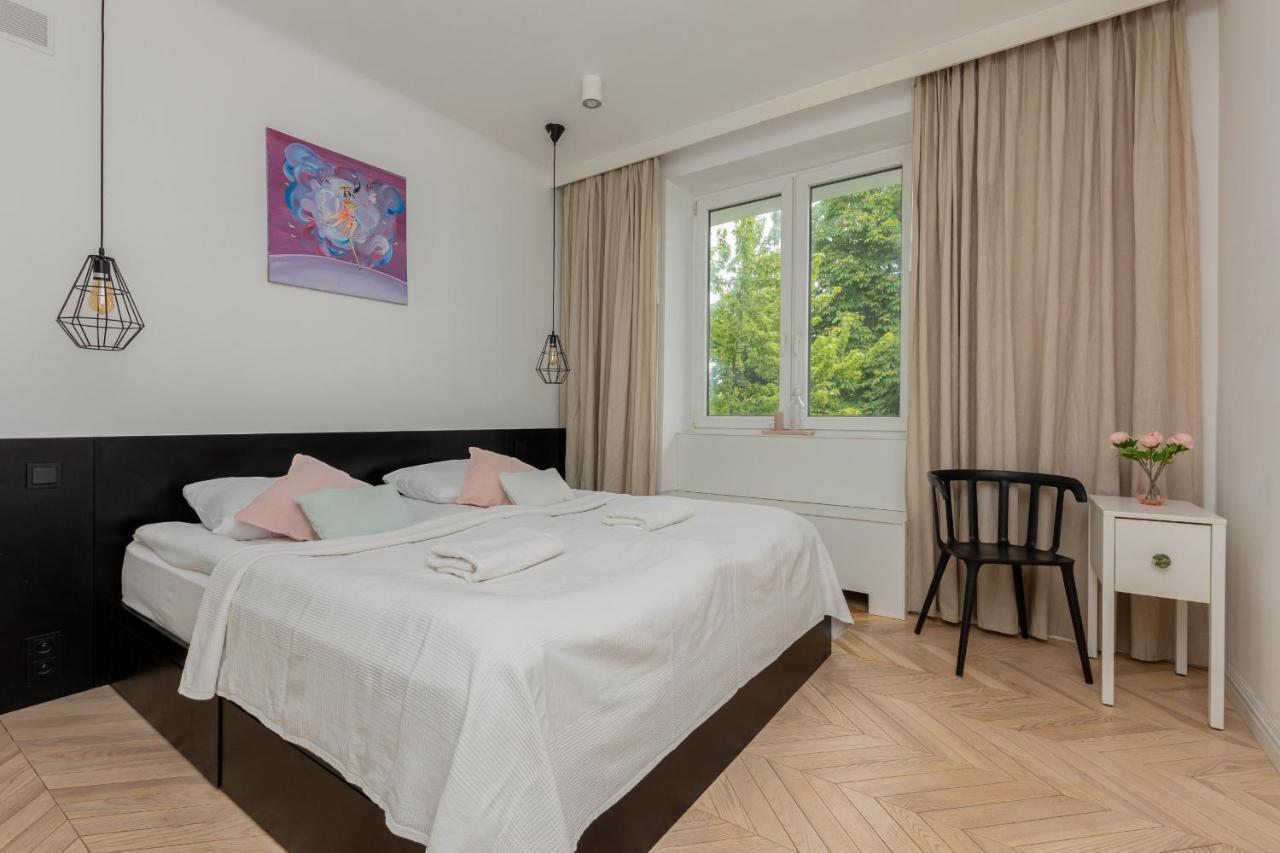 Trendy Apartment Marszalkowska With City View Near Ogrod Saski By Noclegi Renters Varşova Dış mekan fotoğraf
